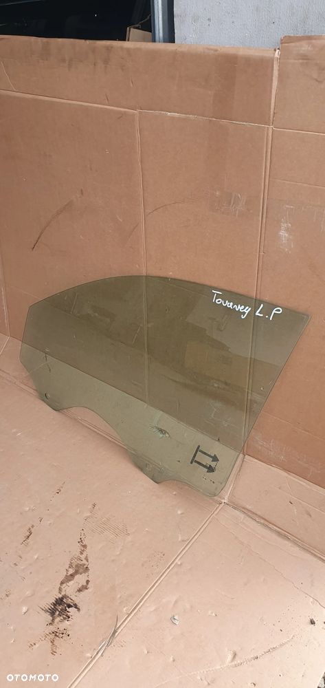 Szyba lewy przód przednia lewa VW Touareg AS2 05r - 3