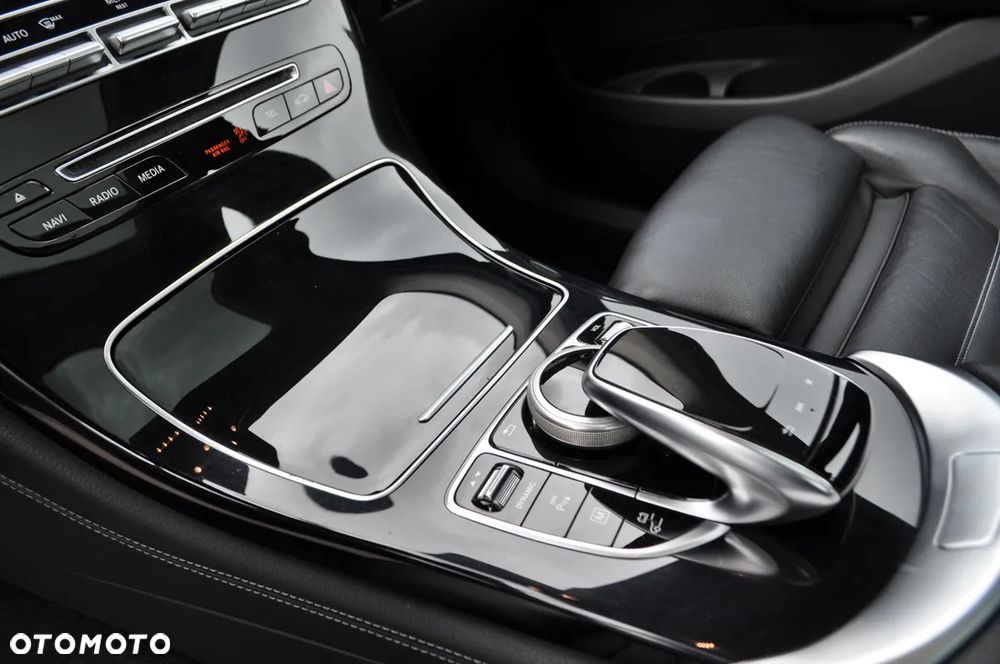 Mercedes-Benz GLC 350 e 4Matic 7G-TRONIC AMG Line - 21