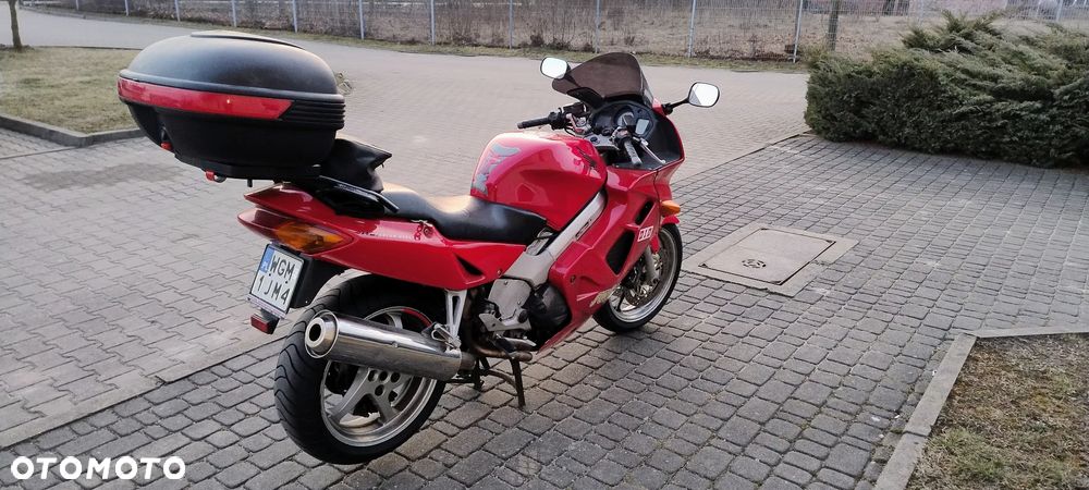 Honda VFR - 2