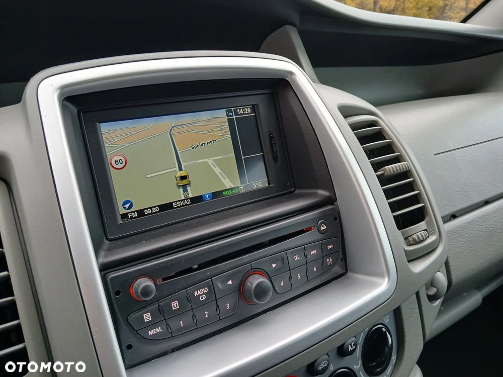 Renault Trafic 2.0 dCi 115 FAP Passenger Black Edition - 25