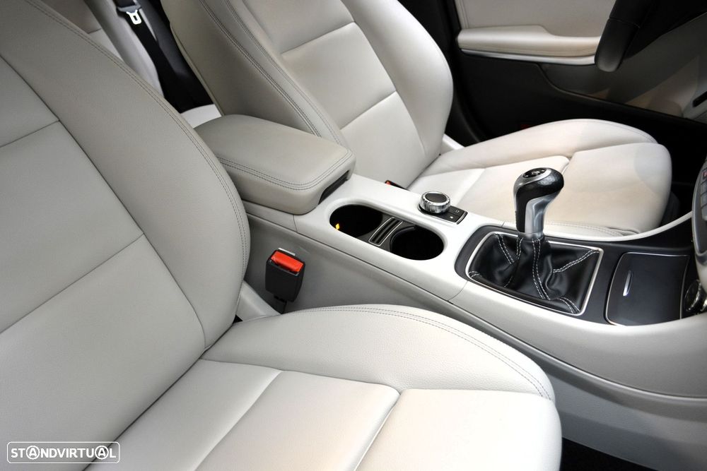 Mercedes-Benz CLA 200 CDI Urban - 37