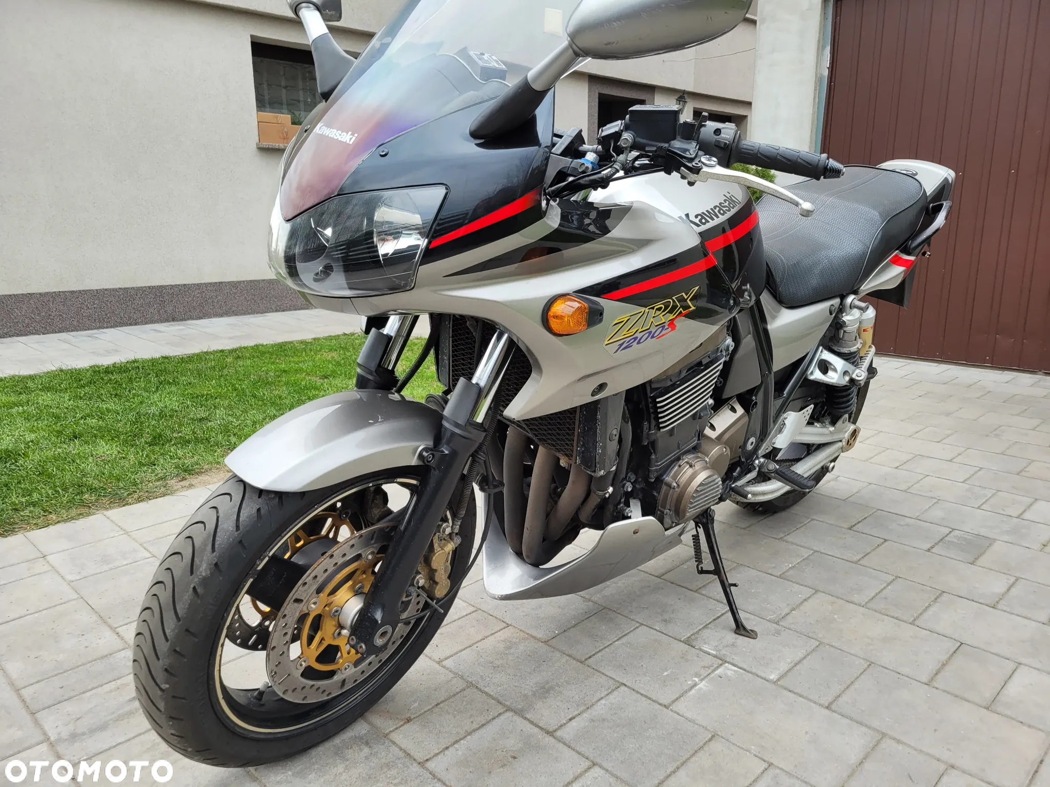Kawasaki ZRX - 4