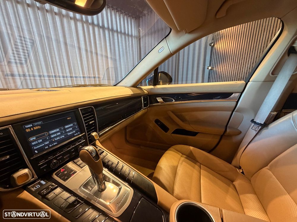 Porsche Panamera Platinum Edition - 26