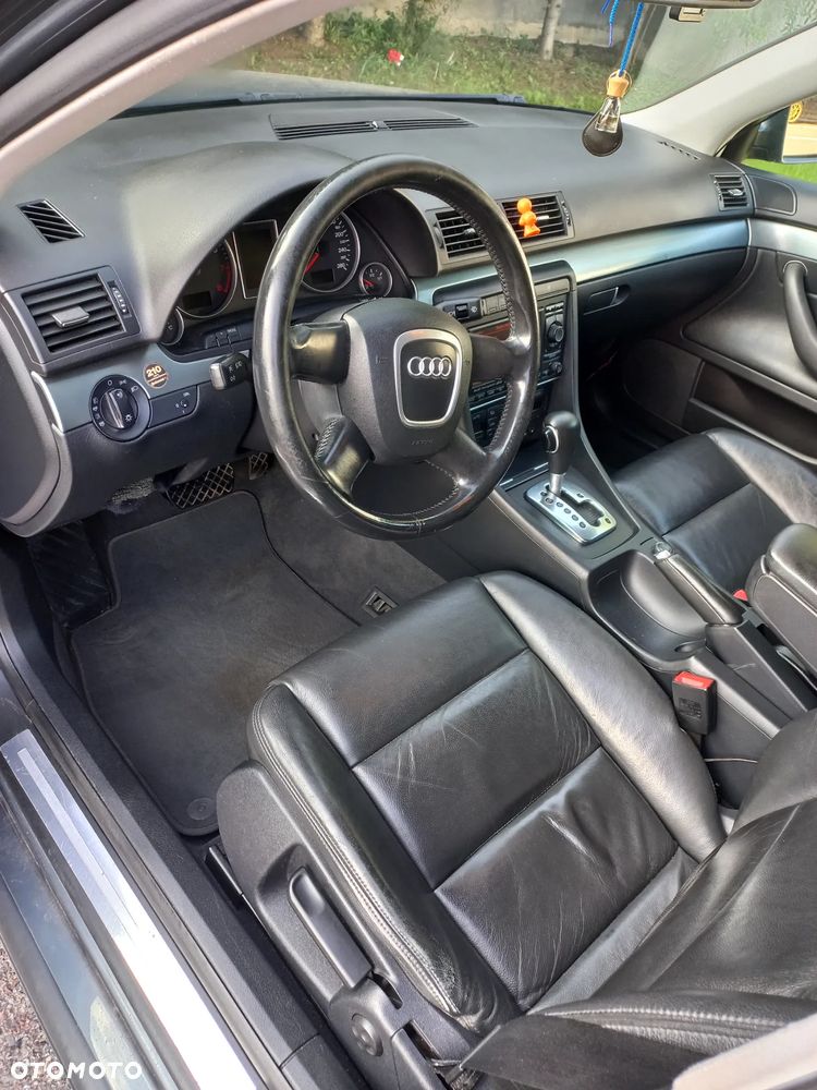 Audi A4 Limousine - 6