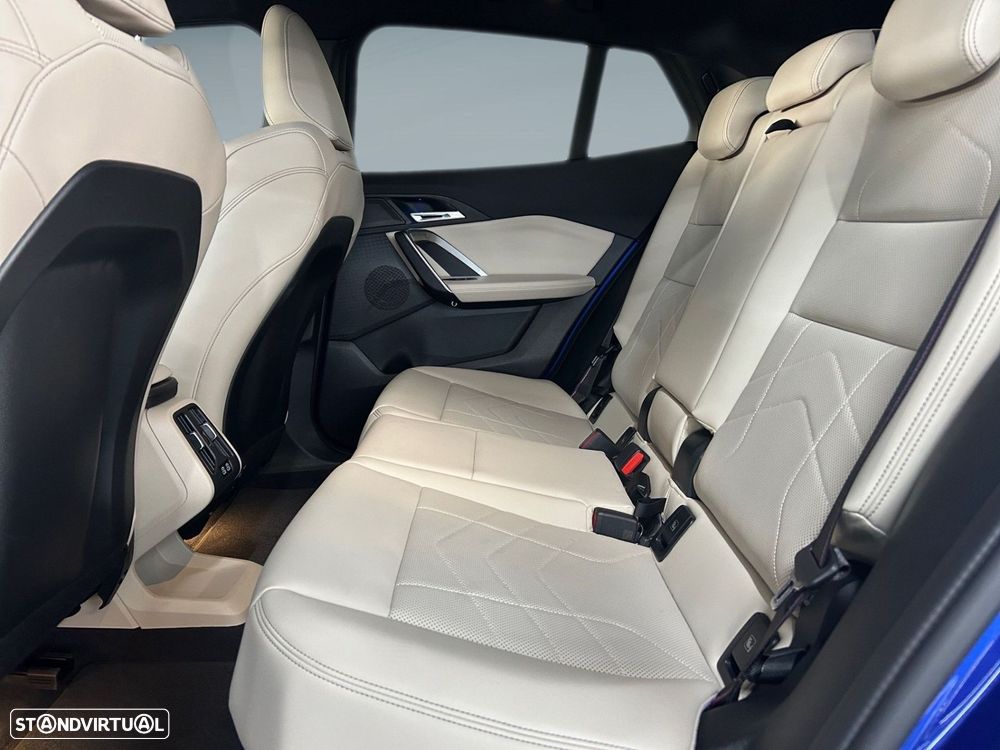 BMW iX2 eDrive20 Pack Desportivo M Pro - 13