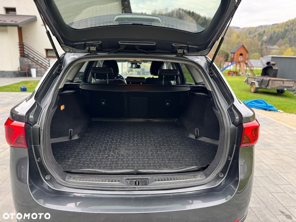 Toyota Avensis 1.8 Premium - 8
