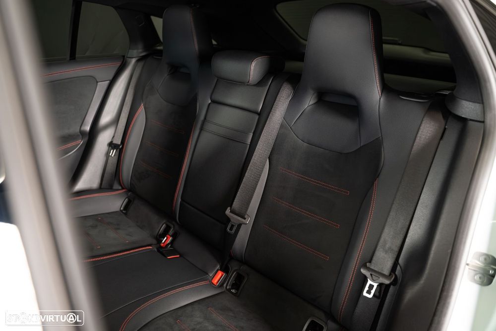 Mercedes-Benz CLA 250 e Shooting Brake AMG Line - 54
