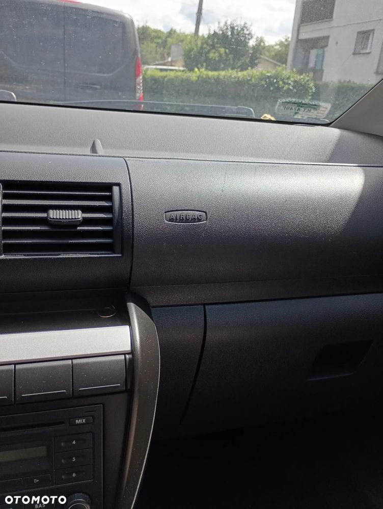 Volkswagen Fox - 3
