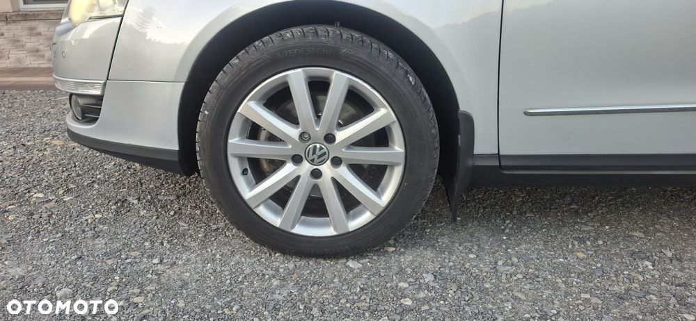 Volkswagen Passat - 12