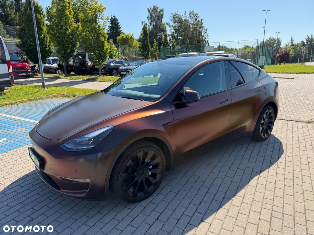 Tesla Model Y Long Range AWD - 8