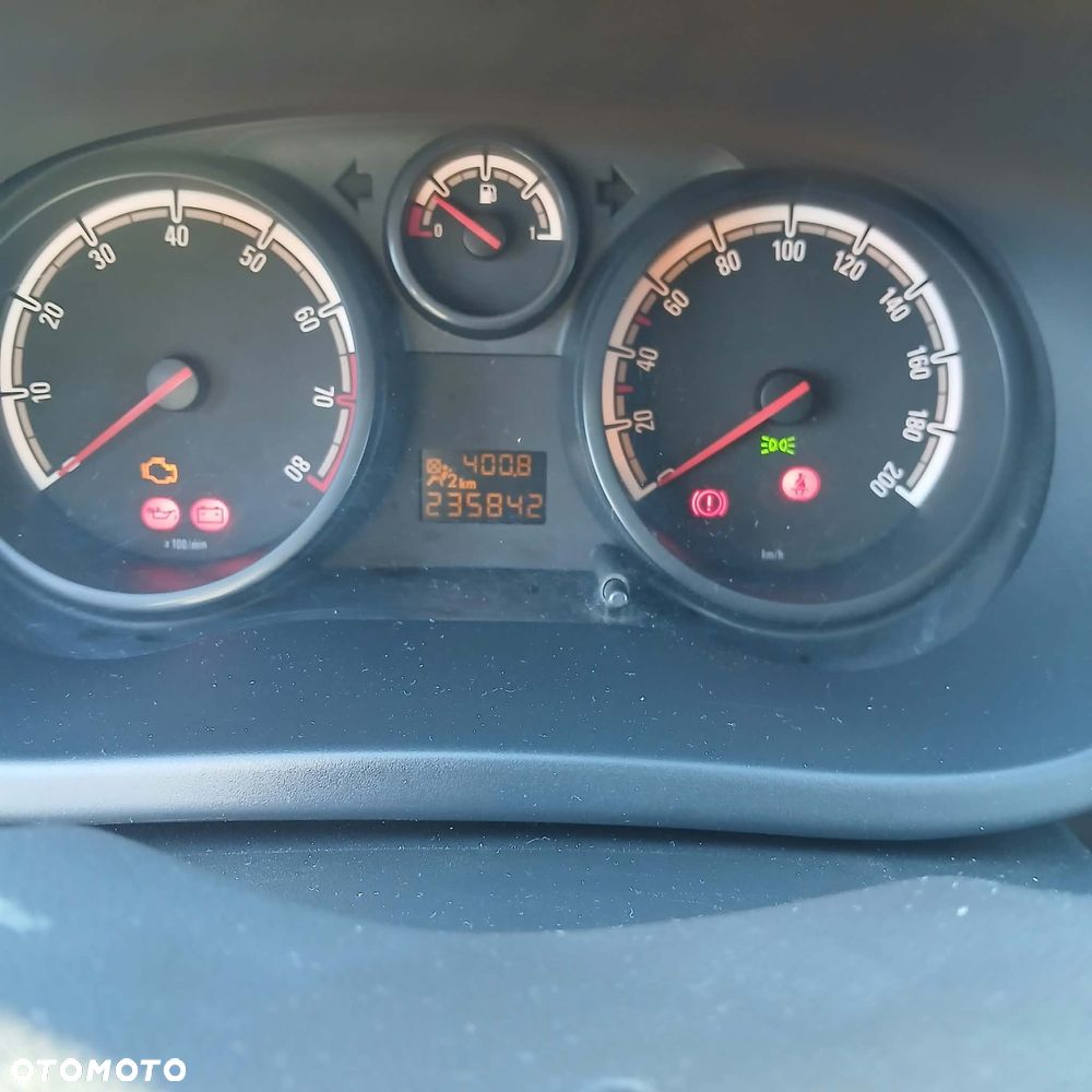 Opel Corsa - 8