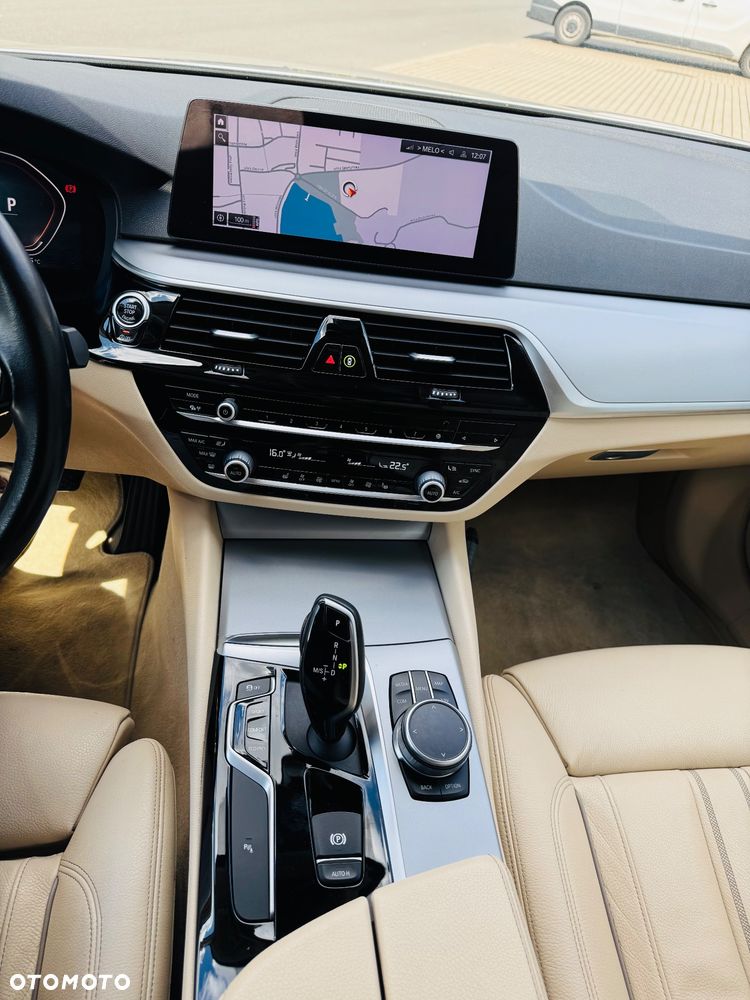 BMW Seria 5 518d - 9