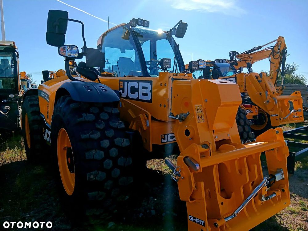 JCB 560-80Agri Xtra - 4