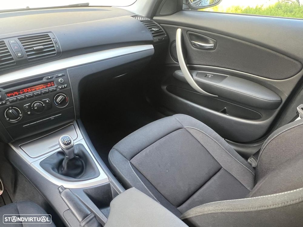 BMW 116 d Line Urban - 22