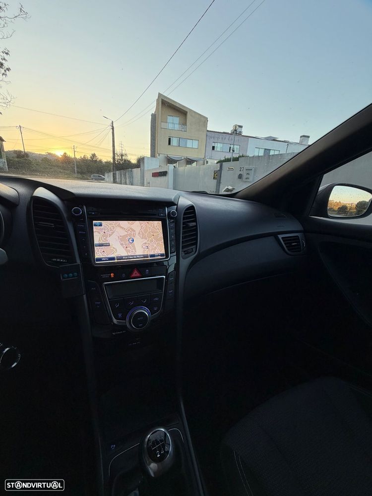 Hyundai i30 CW - 10