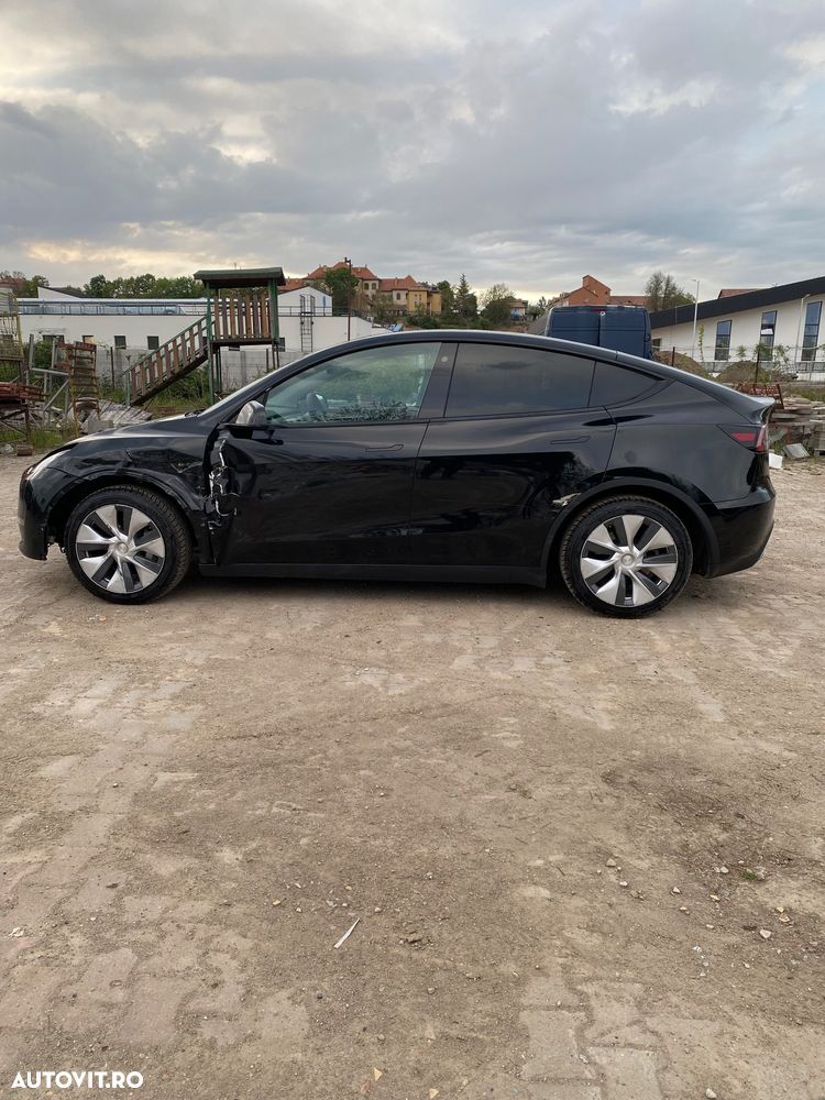 Tesla Model Y RWD - 9