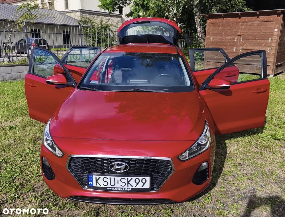 Hyundai i30 1.6 D Classic + - 3