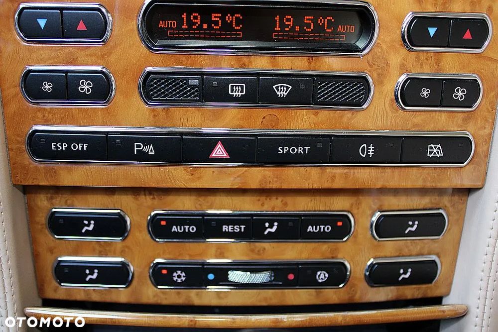 Bentley Azure Standard - 28