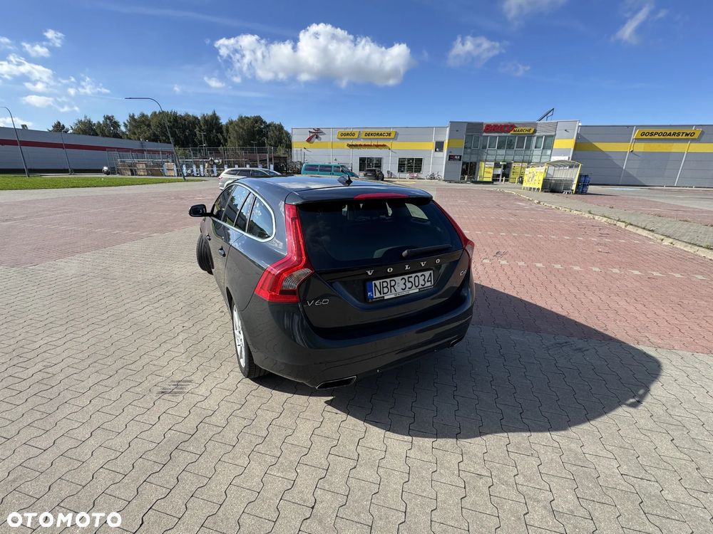 Volvo V60 D4 Drive-E Momentum - 17