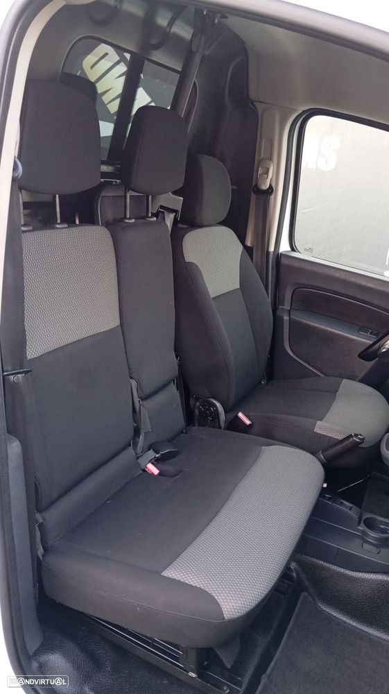 Renault Kangoo 1.5 dCi Maxi Business S/S 3L - 25