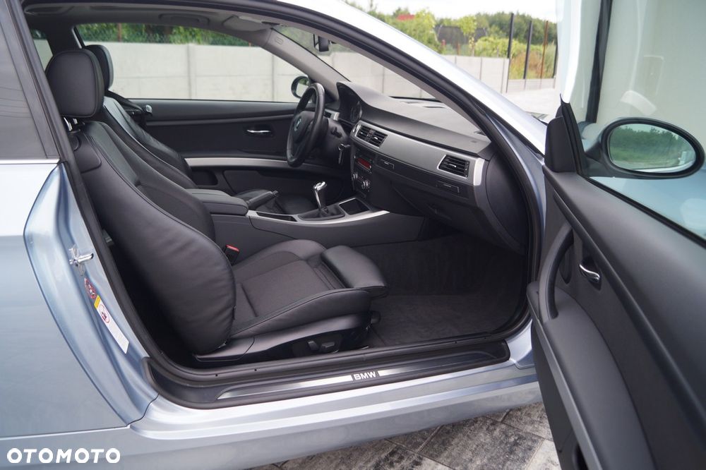 BMW Seria 3 325i - 21