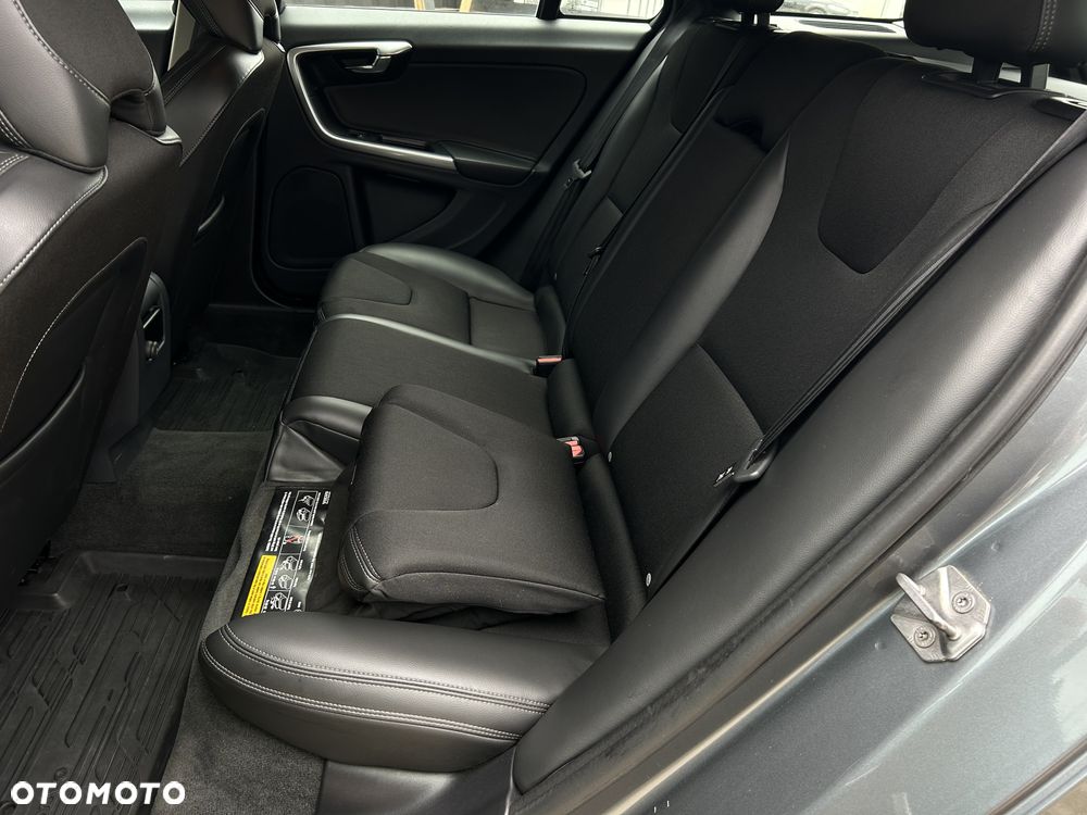 Volvo V40 Cross Country D3 Geartronic Momentum - 22