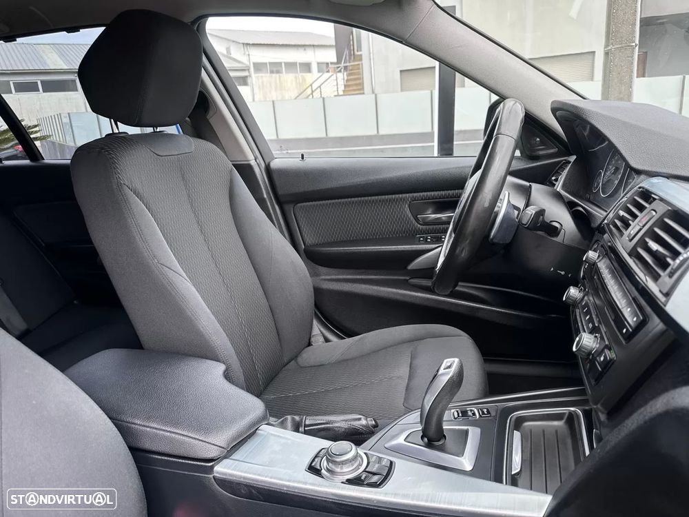 BMW 320 d Auto Line Sport - 52
