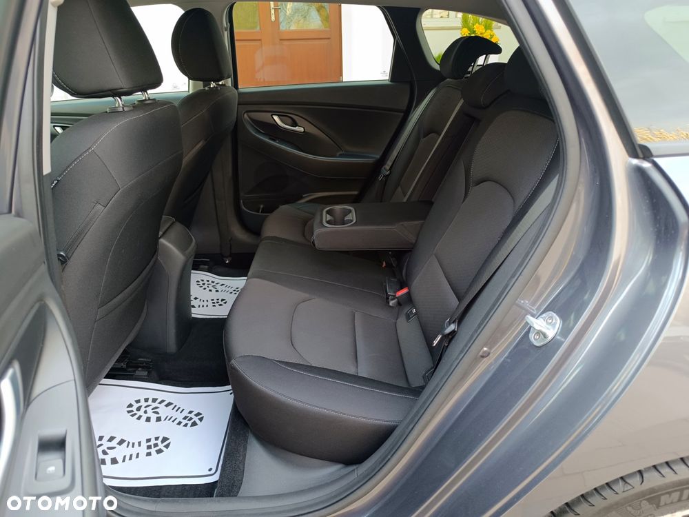 Hyundai i30 blue Kombi 1.6 CRDi Style - 35