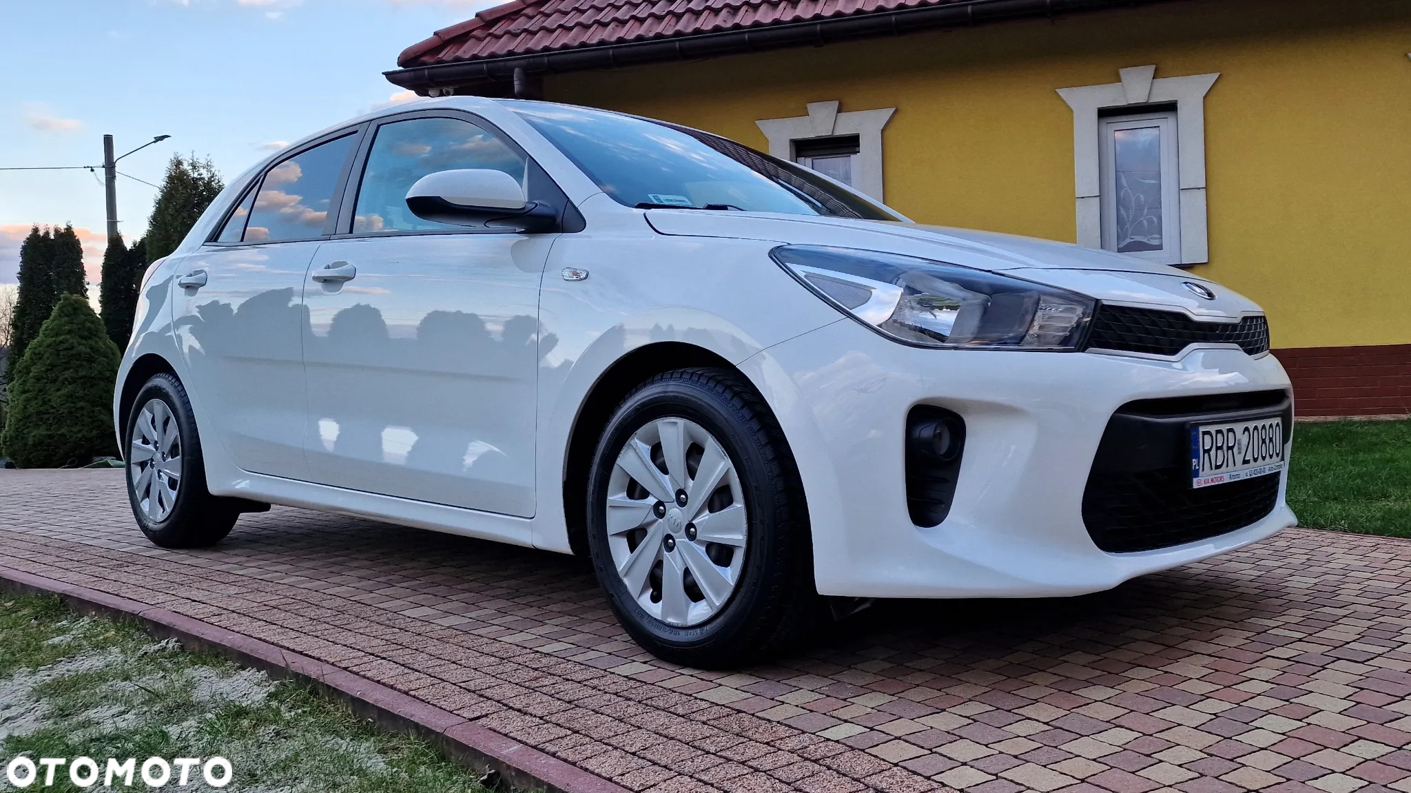 Kia Rio 1.2 M - 11