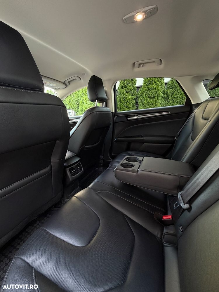Ford Mondeo 2.0 HEV Titanium - 11