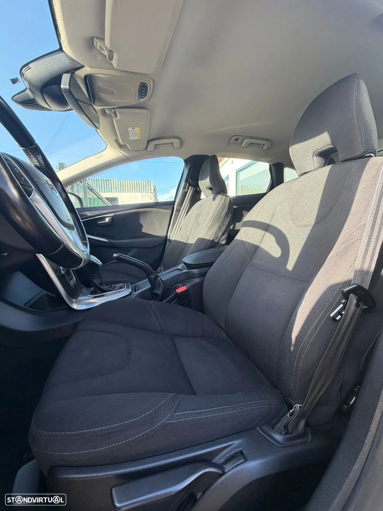 Volvo V40 D3 R Design - 18