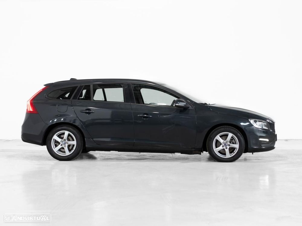 Volvo V60 2.0 D2 Kinetic Drive - 2