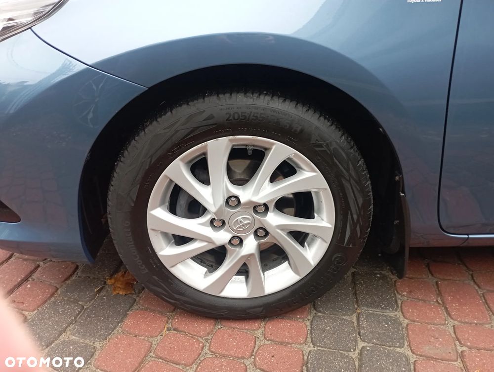 Toyota Auris 1.6 Premium - 25