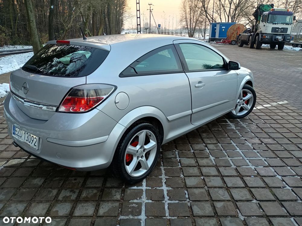 Opel Astra 1.8 16V Coupe - 1