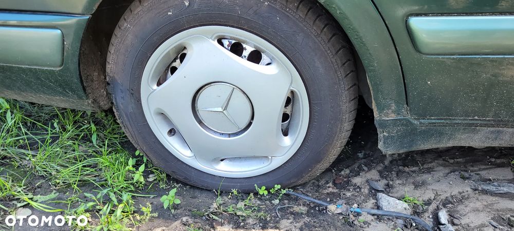 Mercedes E 220 na części - 10