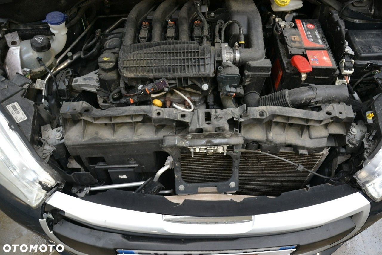 Peugeot 208 - 18
