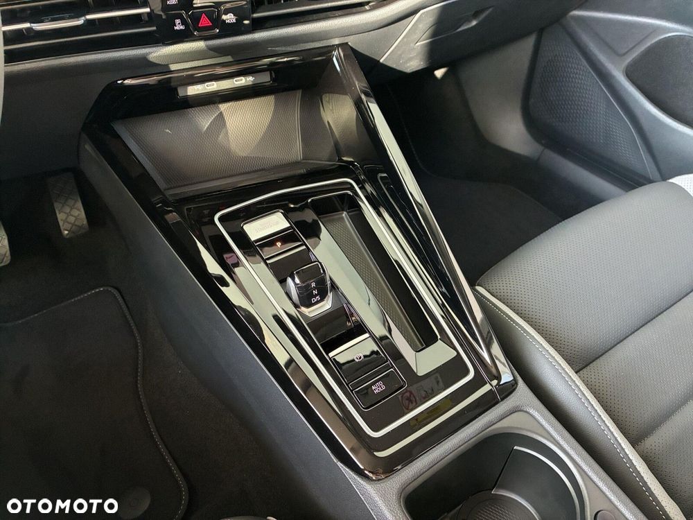 Volkswagen Golf Variant - 24