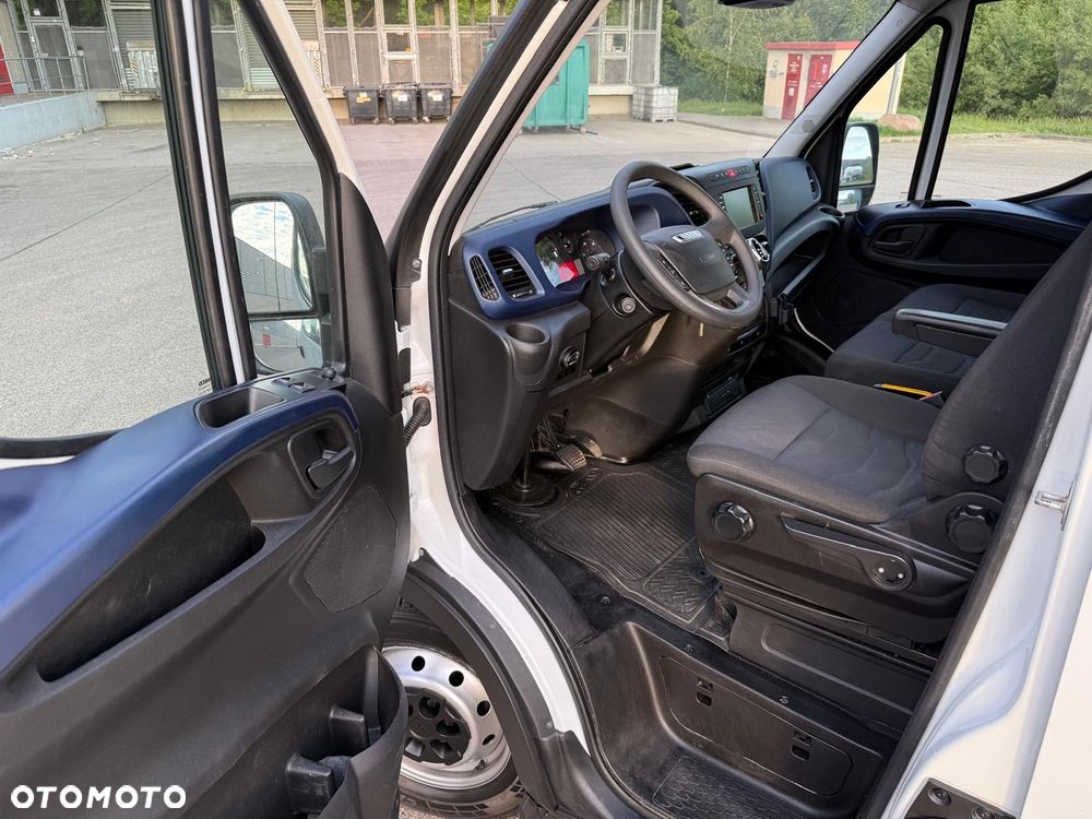 Iveco Daily 35S14 Automat Hi-Matic 2.3 140KM 2017r L3H2 - 5
