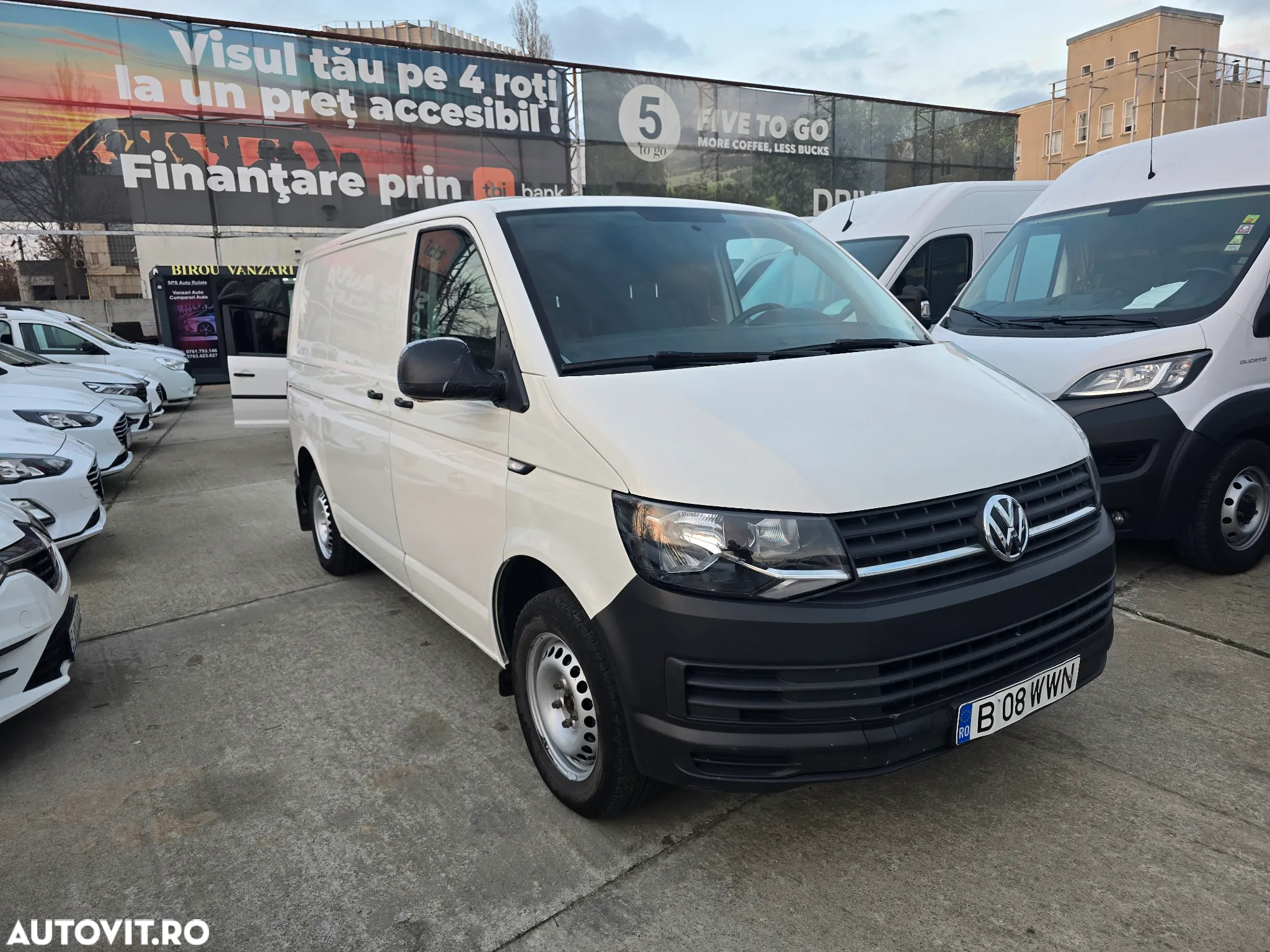 Volkswagen Transporter - 2