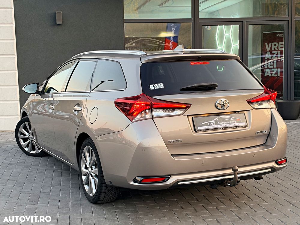 Toyota Auris 1.6 D-4D Executive - 5