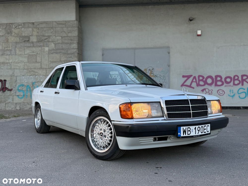 Mercedes-Benz W201 (190) - 3