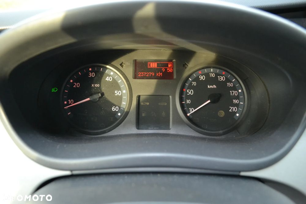 Renault Trafic - 16