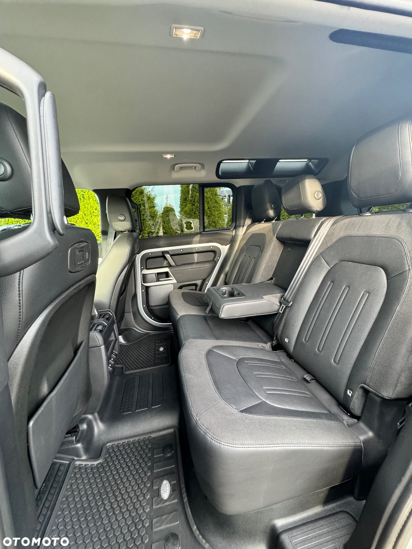 Land Rover Defender 110 2.0 D240 - 19