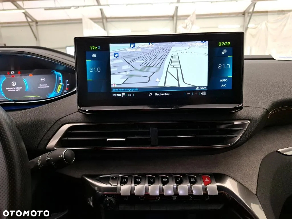 Peugeot 3008 Plug-In Hybrid 225 e-EAT8 GT - 8