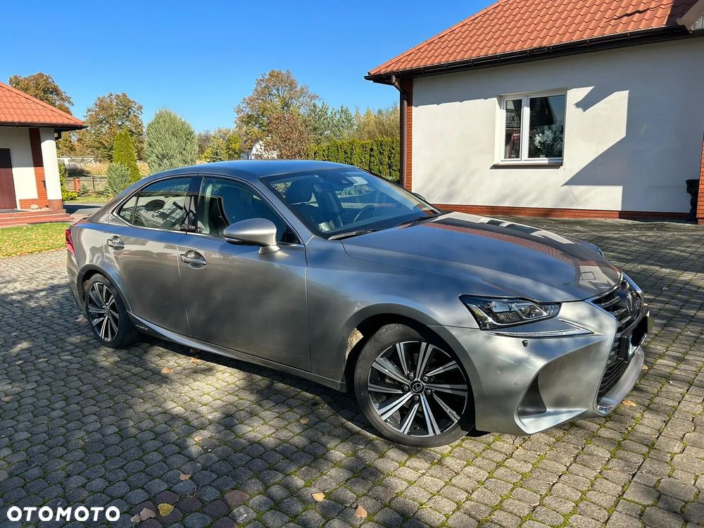 Lexus IS 300h Executive Line - 3