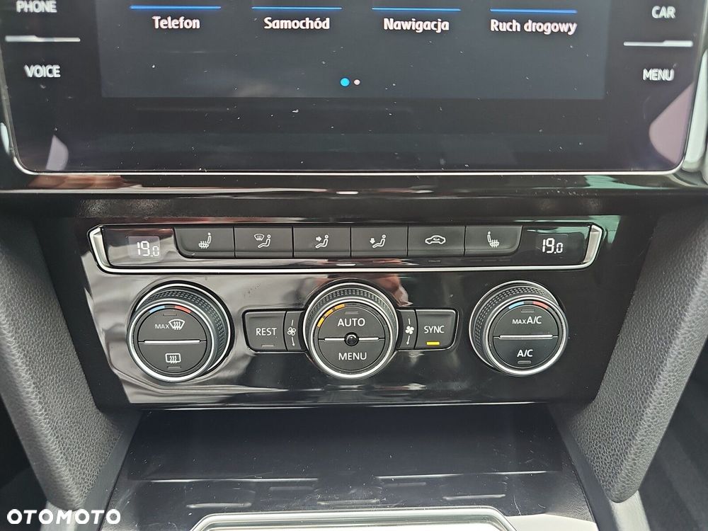 Volkswagen Passat - 22