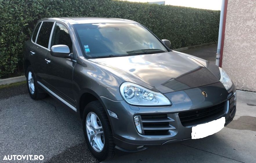 Porsche Cayenne - 1
