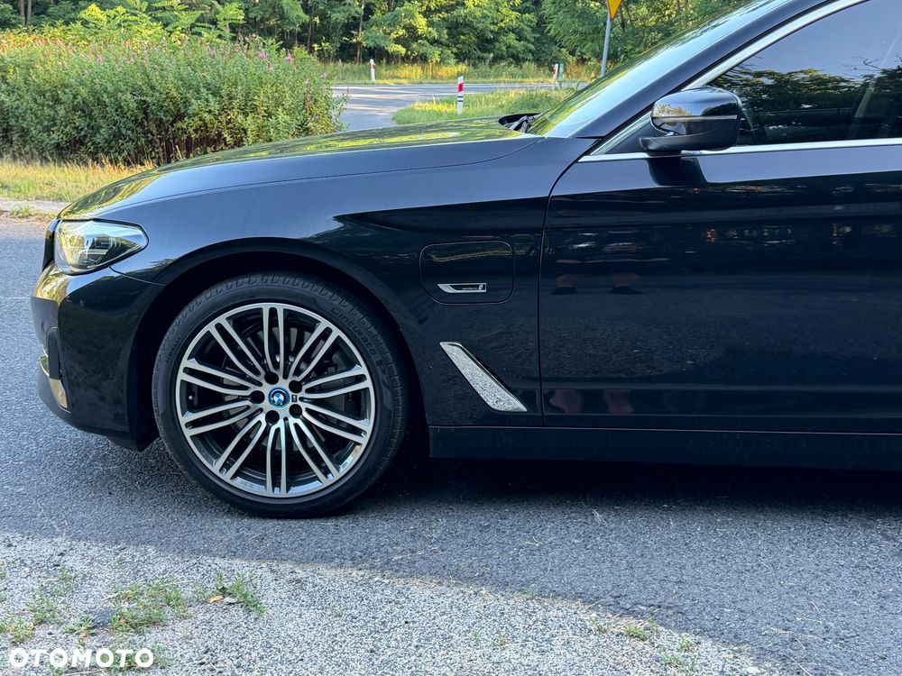 BMW Seria 5 530e Luxury Line sport - 35