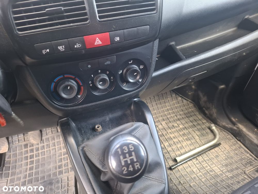 Opel Combo Tour L1H1 - 11