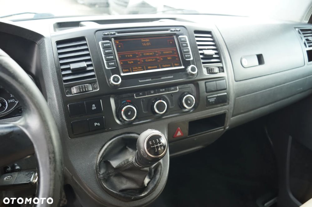 Volkswagen Caravelle - 21